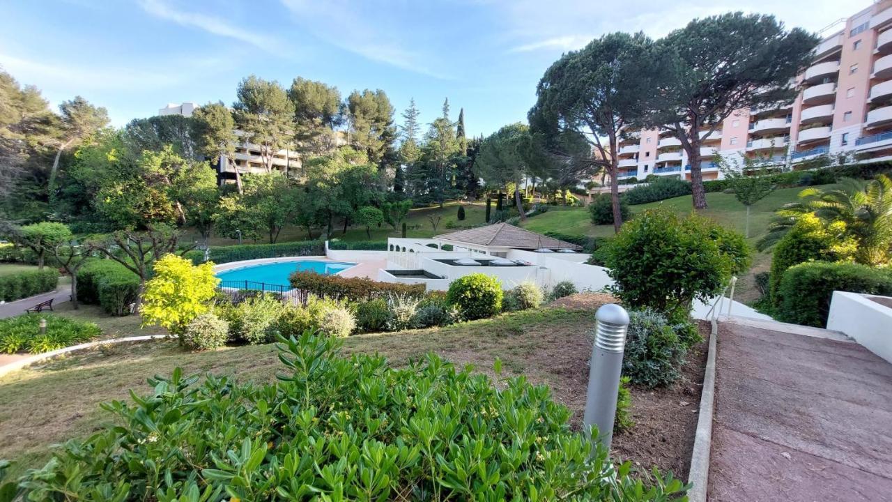 Charmant Appartement Residentiel Avec Terrasse, Jardin Privatif Et Piscine A Cannes Exteriér fotografie