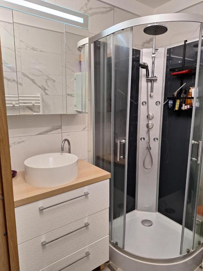 Charmant Appartement Residentiel Avec Terrasse, Jardin Privatif Et Piscine A Cannes Exteriér fotografie